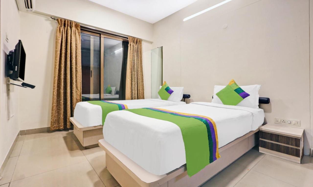 Treebo Trend Bandra Apartments Bombaim Exterior foto